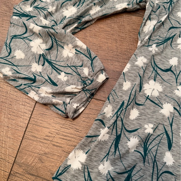 Liz Claiborne Keyhole Blouse - Picture 3 of 5